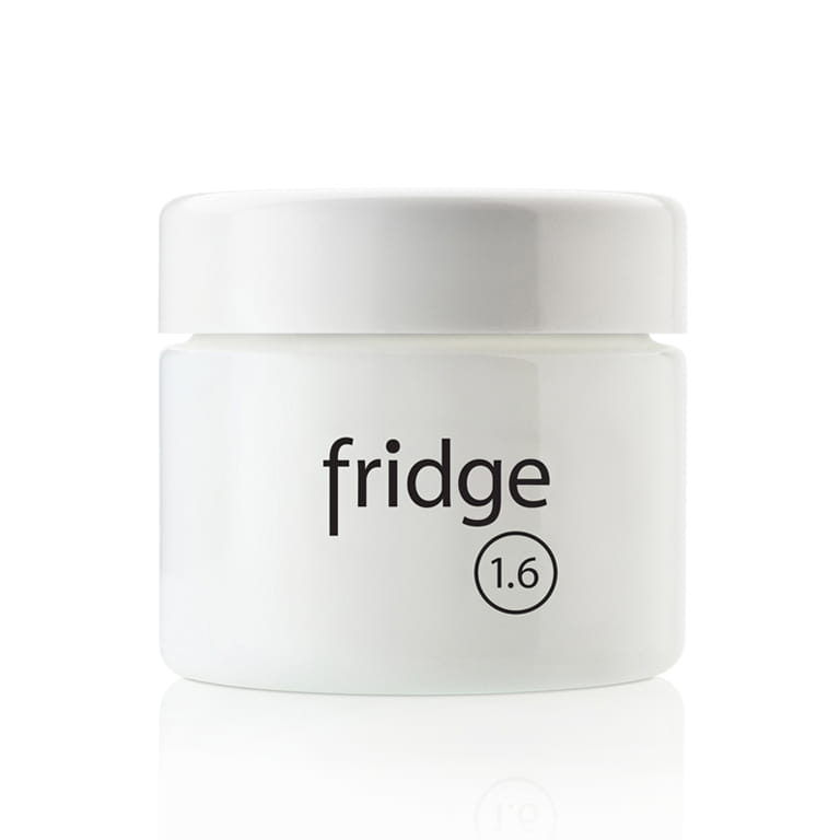 Drobnoziarnisty peeling do twarzy fridge 1.6 face peeling 48g w białym szklanym słoiczku