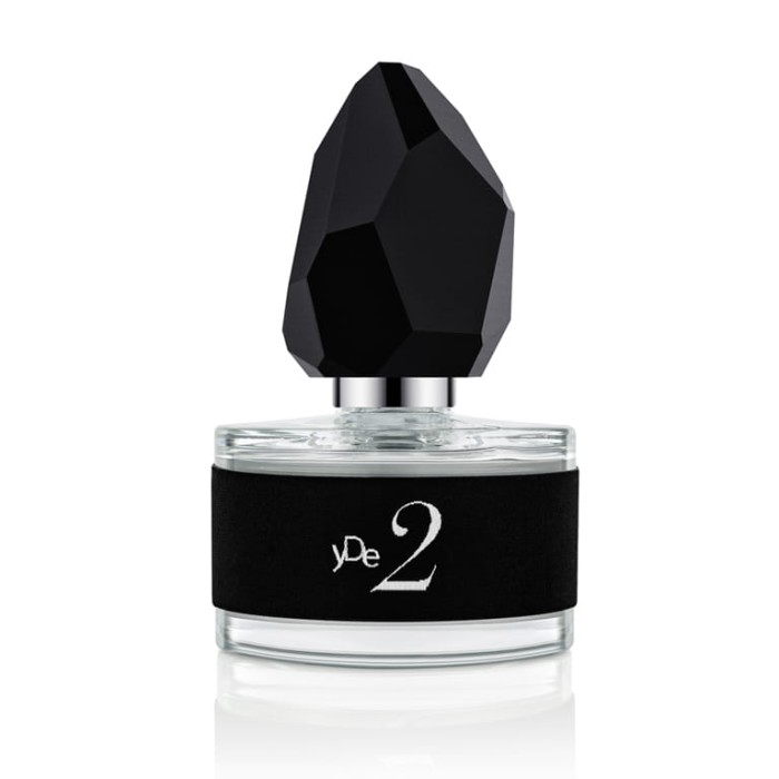 Naturalne niszowe perfumy yDe 2 50ml w szklanej butelce z rzeźbionym korkiem