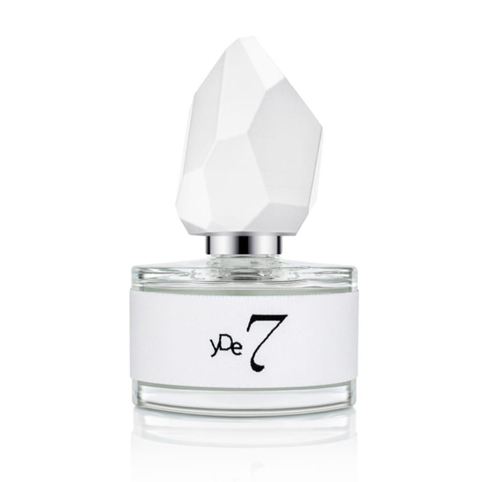 Naturalne niszowe perfumy yDe yDe 7  50ml w szklanej butelce z rzeźbionym korkiem