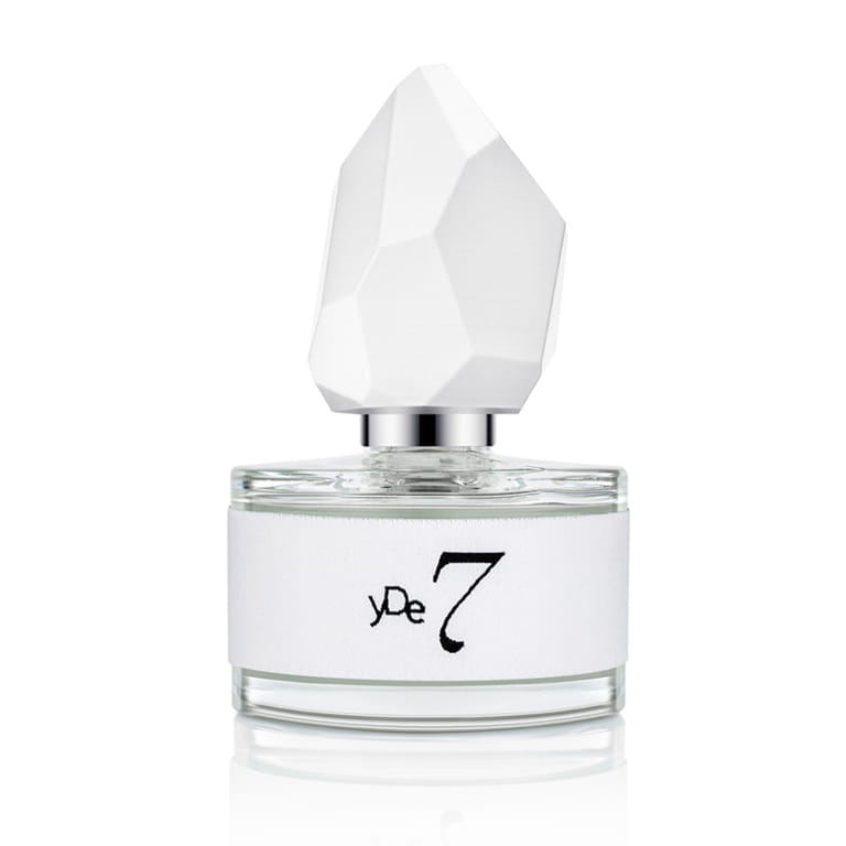 Naturalne niszowe perfumy yDe yDe 7  50ml w szklanej butelce z rzeźbionym korkiem