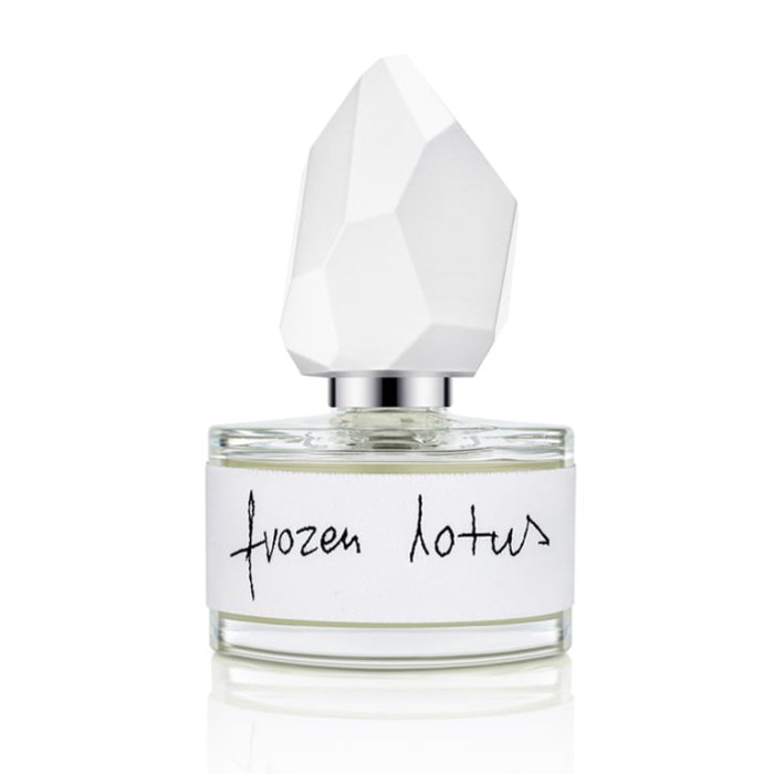 Naturalne niszowe perfumy yDe Frozen lotus 50ml w szklanej butelce z rzeźbionym korkiem