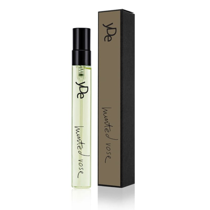 Naturalna woda perfumowana yDe  Hunted Rose 10ml w szklanej cylindrycznej pionowej butelce.